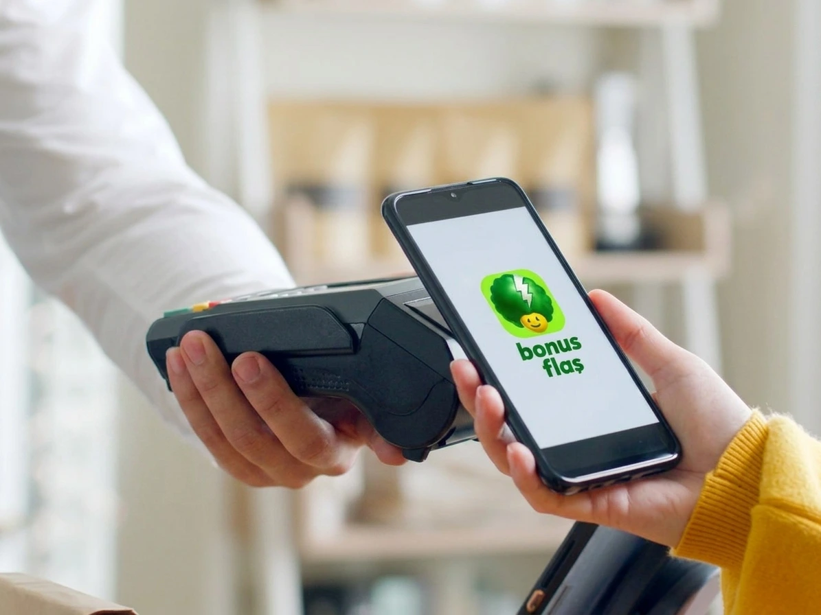 Mobil Temassız veya QR Ödeme'yle yapacağınız alışverişlerinize toplam 1.000 Mil ayrıcalığı!